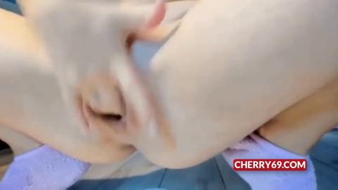 Blowjob-loving British broad goes wild