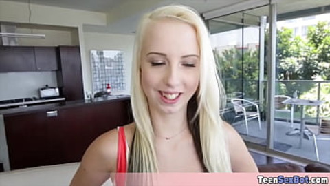 Stepsis wears her new USA swimsuit; she grabs my cock🍆 and blows it like a vacuum