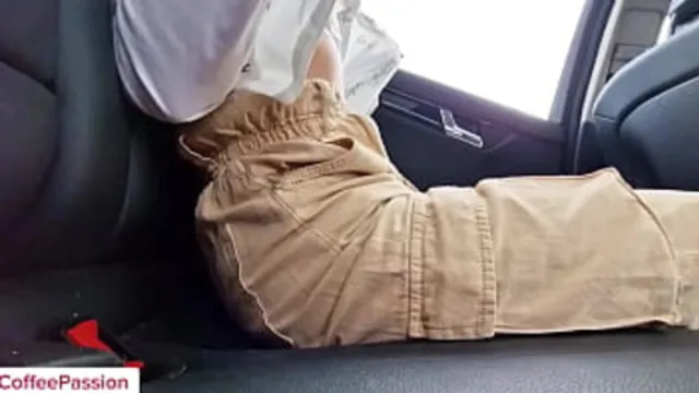 teen slut jacks off with loads in a parked cab