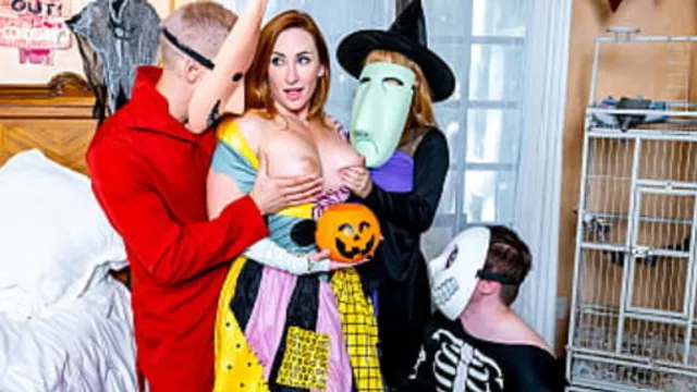 boyfriends and girlfriend Play a Scary Trick on Their milf - Momslave