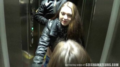 Raunchy 18-year-old teen couple shoots raw sextape