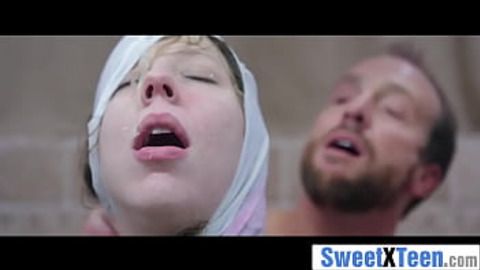 Teen Submits to Anal👌 Pleasure in the Shower🚿 with Older Partner