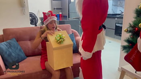 Santa delivers present: big dick🌭 and creamy milk to Latin vixen on Christmas Eve, yes?