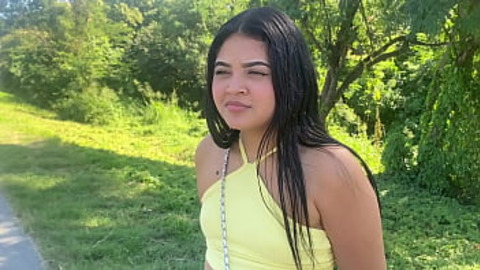 Stranded broad gets pounded by passing dude after boyfriend peaces out on a dusty highway