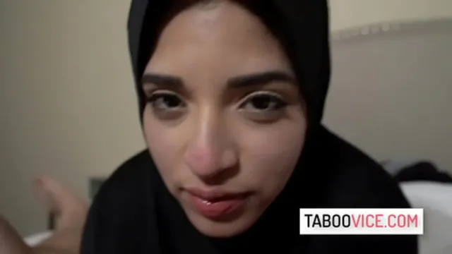 Latina girlfriend Gabriela Lopez enjoys hunk′s big tits