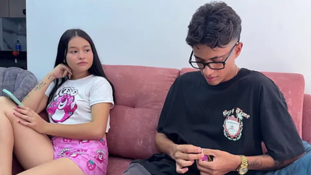 Homeless girl offers her rear end for pay &mdash;  letting him release in her pussy🌮️