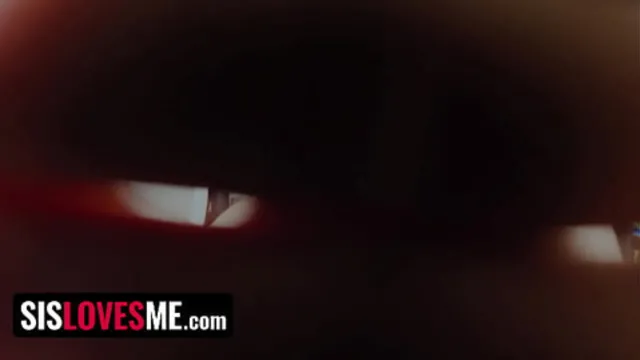 girlfriend Claims boyfriend′s Virgin Cock For Herself