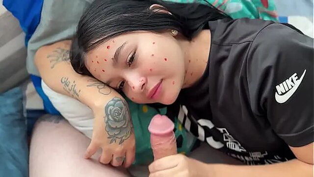 Latina teen seduces with a surprise under her shirt