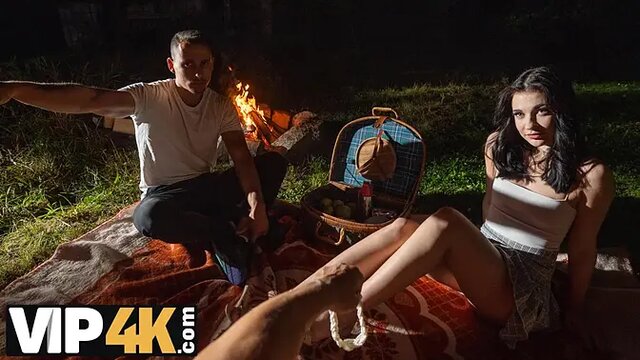 Cheating beauty sucks stranger's rod