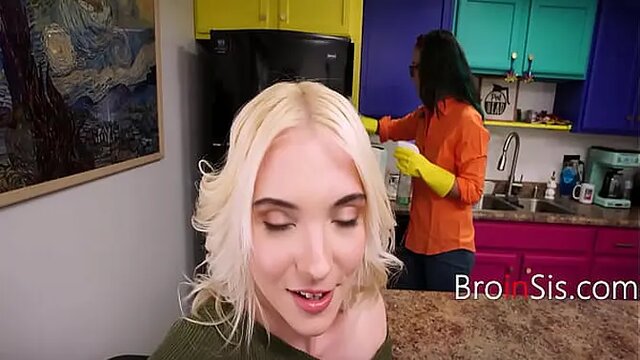 Teen niece gets fucked while her aunt watches