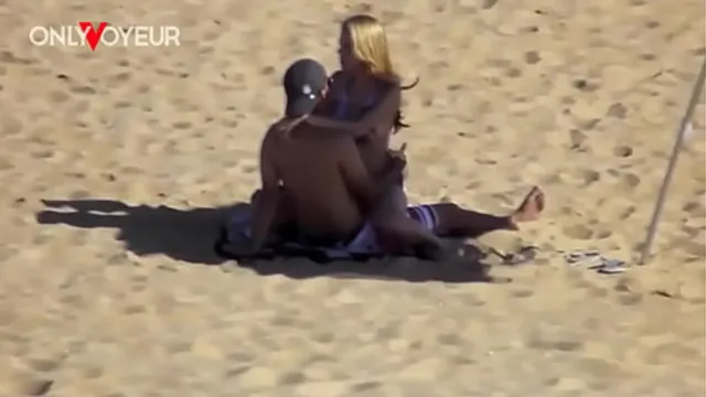 Beach Voyeur  Teen couple risky public beach fuck