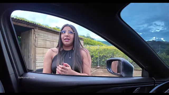 (Risky public sex) I helped a cute girl on the road!