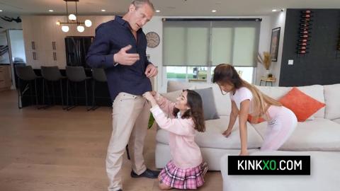 Stepdad gets his cock🍆 sucked by his two hot teen daughters Clara and Amber: part 1